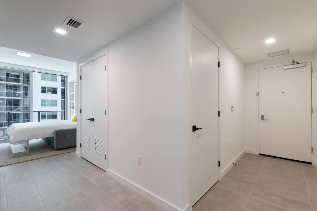 Stylish Modern Downtown Studio Free Parking Appartement Miami Buitenkant foto