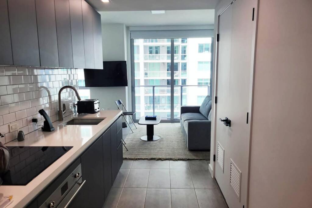 Stylish Modern Downtown Studio Free Parking Appartement Miami Buitenkant foto