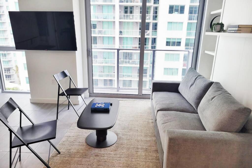 Stylish Modern Downtown Studio Free Parking Appartement Miami Buitenkant foto