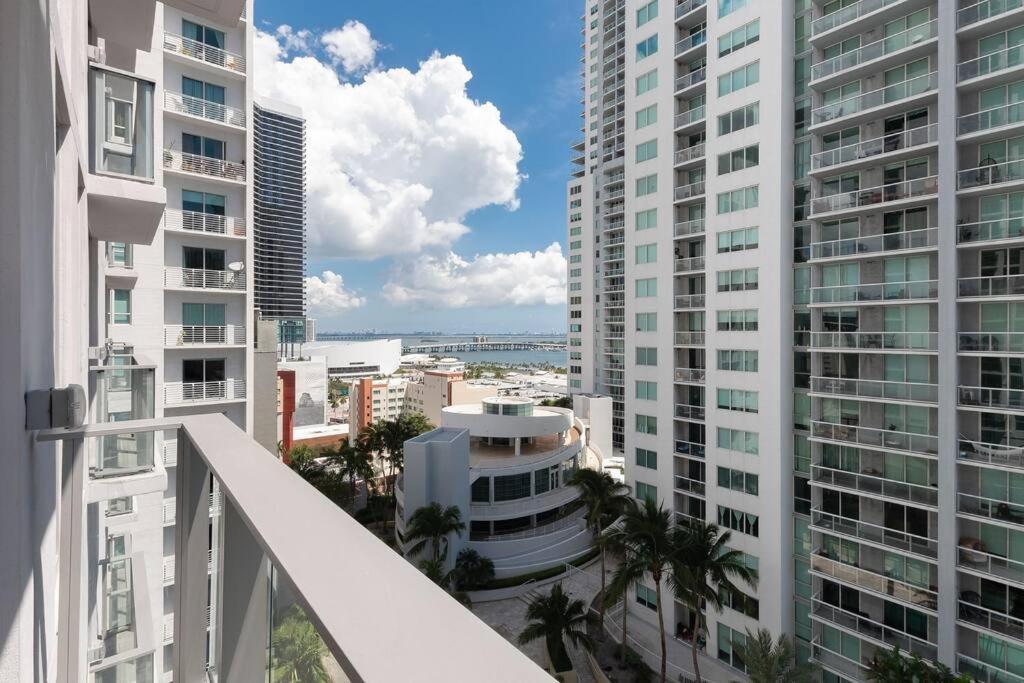 Stylish Modern Downtown Studio Free Parking Appartement Miami Buitenkant foto