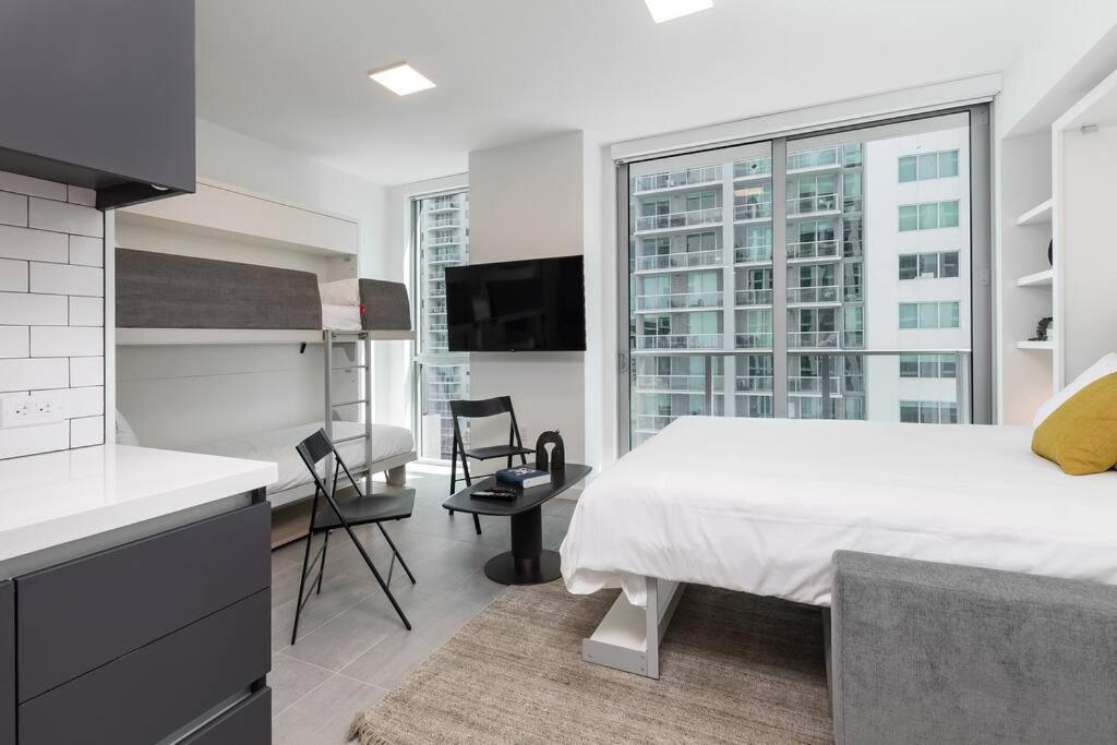 Stylish Modern Downtown Studio Free Parking Appartement Miami Buitenkant foto